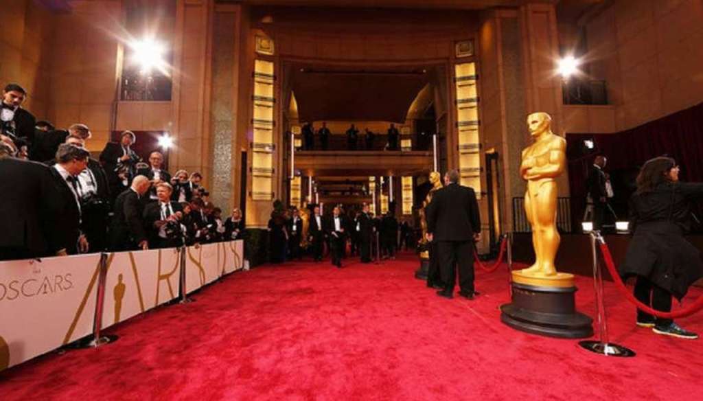 Entre las estrellas que participarán en la presentación de la gala estarán Antonio Banderas, Salma Hayek, Nicole Kidman, Glenn Close y Samuel L. Jackson.