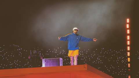Concierto de Bad Bunny en Medellín: la pava y las flores fueron las protagonistas