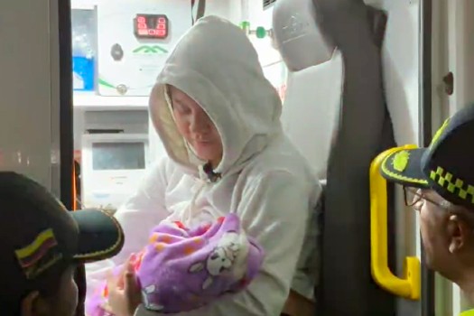 Mamá se reencuentra con su bebé tras el rescate liderado por el Gaula.