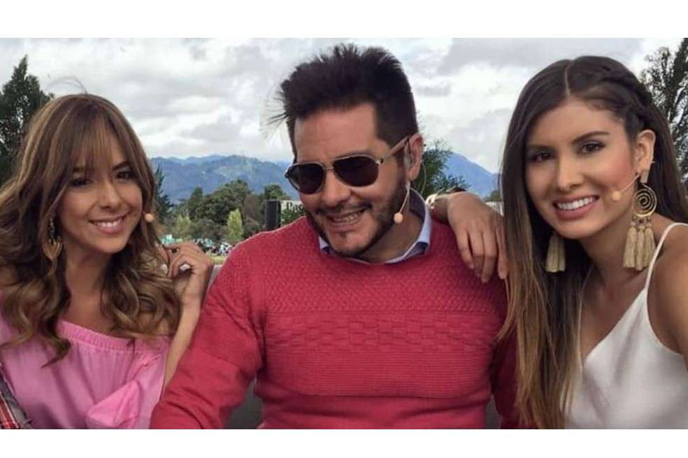 Nota Marcelo Cezán
Cindy Katerine Martínez López
​
Cindy Katerine Martínez López
​
‘Bravíssimo’ está de luto. Marcelo Cezán sufrió gran pérdida: “se me fue” 

Amigos del presentador del programa ‘Bravíssimo’ de City TV le dejaron mensajes de fortaleza por la muerte de su ser querido.