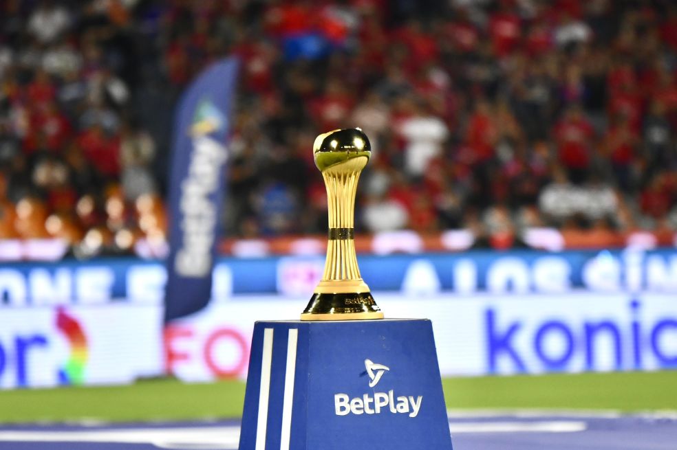 El trofeo de la Liga BetPlay.