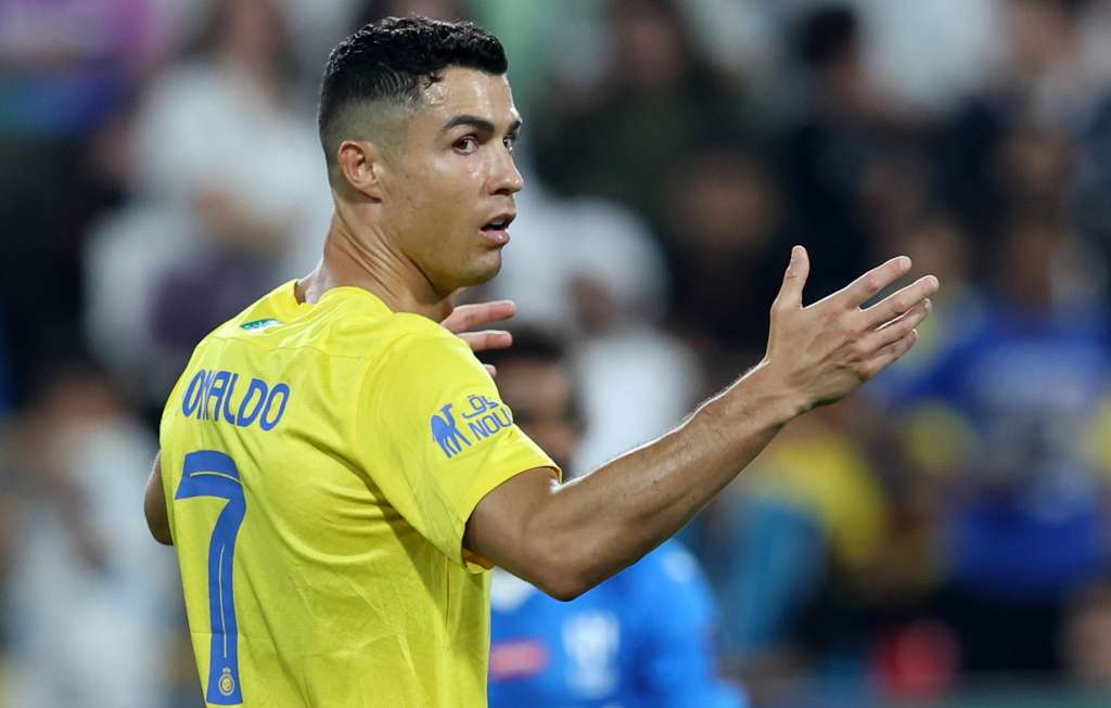 Abu Dhabi (United Arab Emirates), 08/04/2024.- Cristiano Ronaldo of Al-Nassr gestures during the semifinal soccer match of the Saudi Super Cup between Al-Hilal and Al-Nassr in Abu Dhabi, United Arab Emirates, 08 April 2024. (Emiratos Árabes Unidos) EFE/EPA/ALI HAIDER