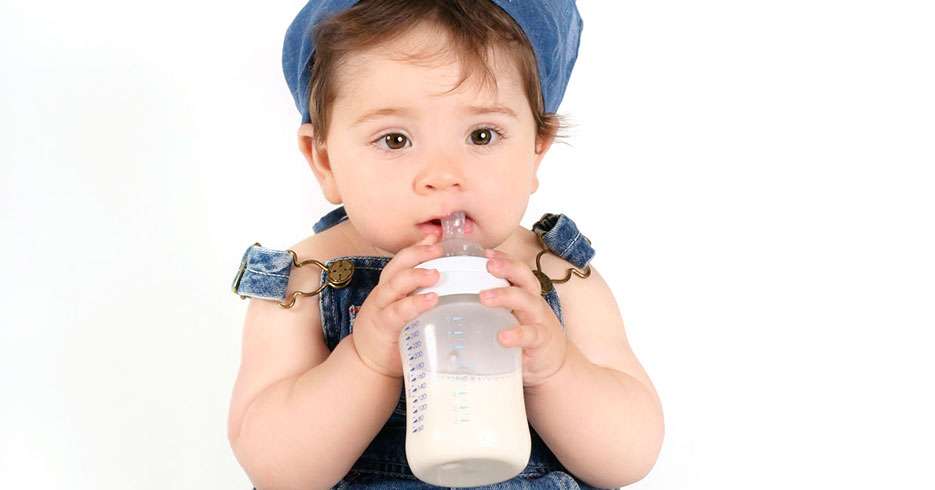 Los bebés que no toman leche materna son más obesos