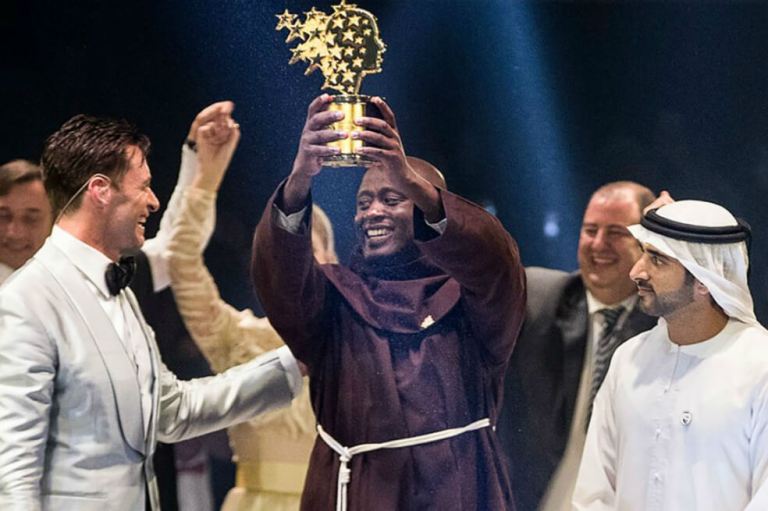 Peter Tabichi, profesor de ciencias en Kenia, gana el “Nobel” de educación