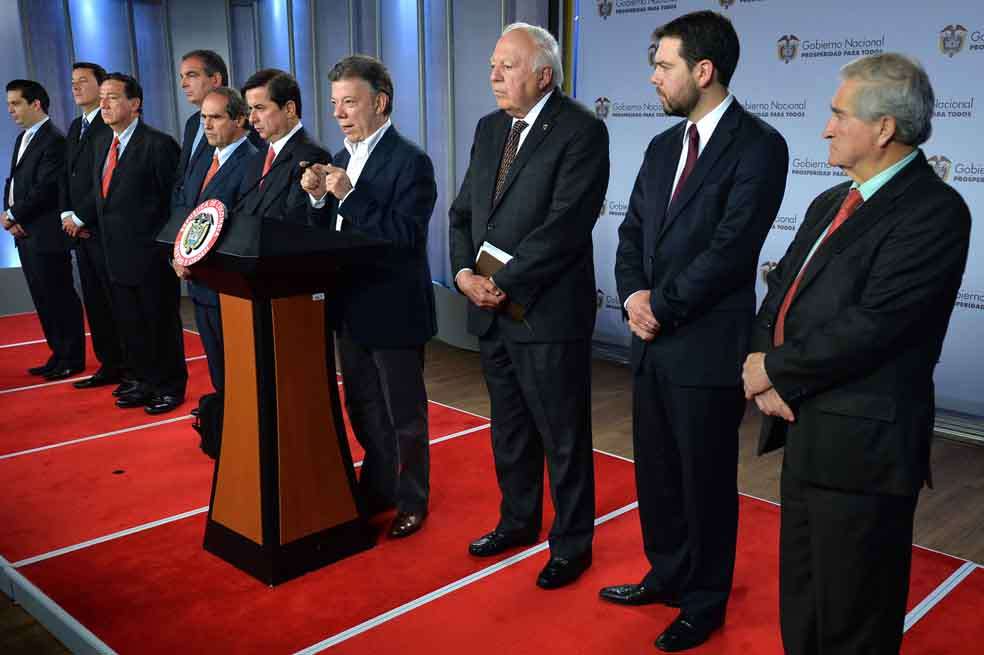 El presidente Santos tras su reunión con los presidentes del Senado, la Cámara y los partidos de la Unidad Nacional. / SNP