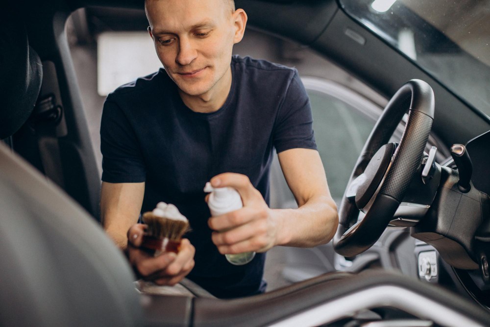 Tener tu carro limpio debe ser una prioridad para que no huela mal.