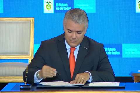 Presidente Iván Duque firmó el decreto de incremento de salario mínimo