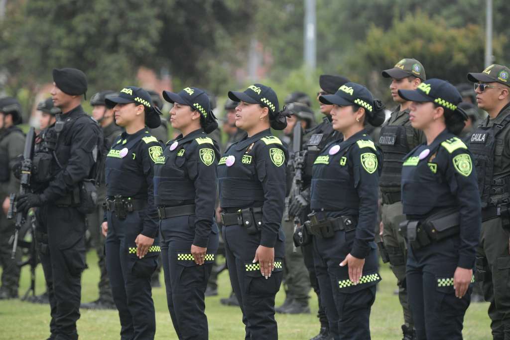 Presentación de 175 uniformados de la policía que entrarán a operar en Bogotá para combatir el Multicrimen en Bogotá.
