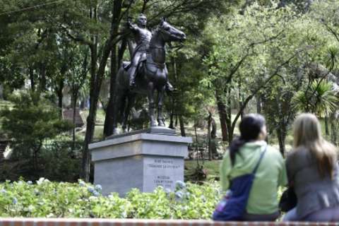 Estatua ecuestre de Bolívar regresó al Parque de la Independencia luego de 113 años
