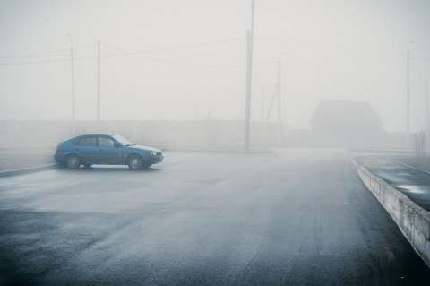 ¿Qué hacer si al carro le cuesta arrancar en clima frío? Causas y soluciones