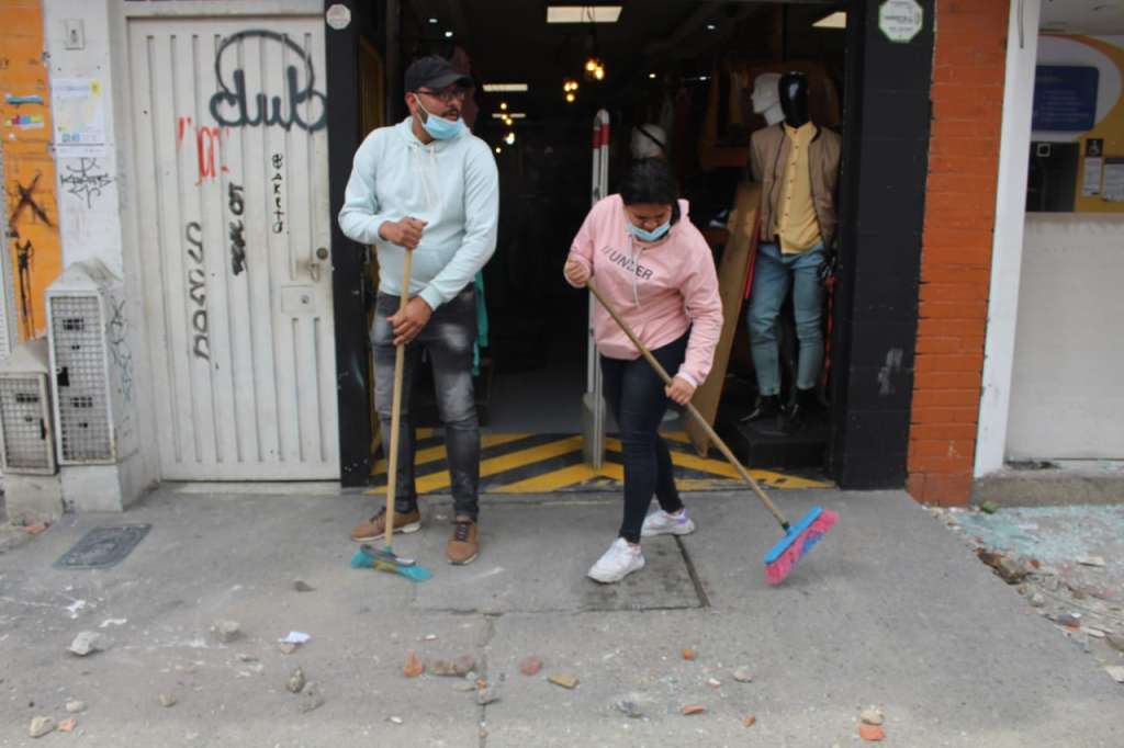 La alianza por Bogotá condenó los ataques contra el sector que se dedica a producir bienes y servicios, en sus plantas, comercios y centros de abastecimiento.