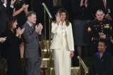 Melania Trump vuelve a aparecer en público en discurso de su esposo ante el Congreso