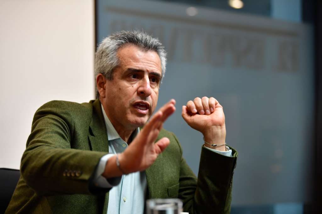 Ministro del Interior durante entrevista para El Espectador