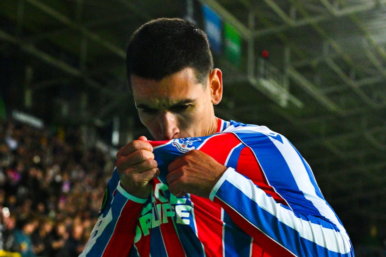 Mire el golazo de Daniel Muñoz con Crystal Palace en la Conference League: video