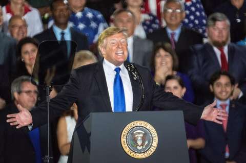 "El camino actual hacia la democracia es irreversible", Trump sobre Venezuela