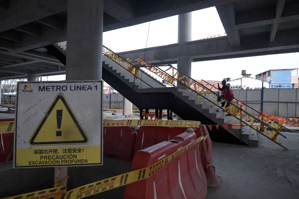 Instalaciones y obras en la estación 4 de la línea 1 del Metro de Bogotá, ubicada en la Avenida Primero de Mayo, entre la calle 42 sur y 42 C Sur