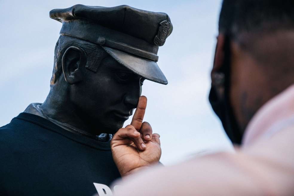 Protestas en una estación de policía en Minneapolis, ciudad en donde George Floyd fue asesinado el 25 de mayo.