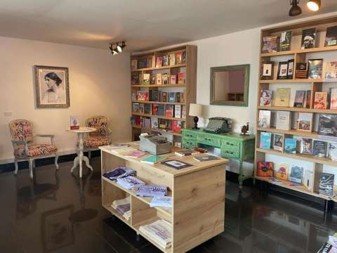 Librería Woolf, un espacio que reivindica las voces de las mujeres