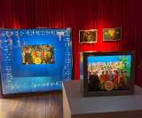 En fotos: “Corazones solitarios”, el arte kitsch se encuentra con la religión