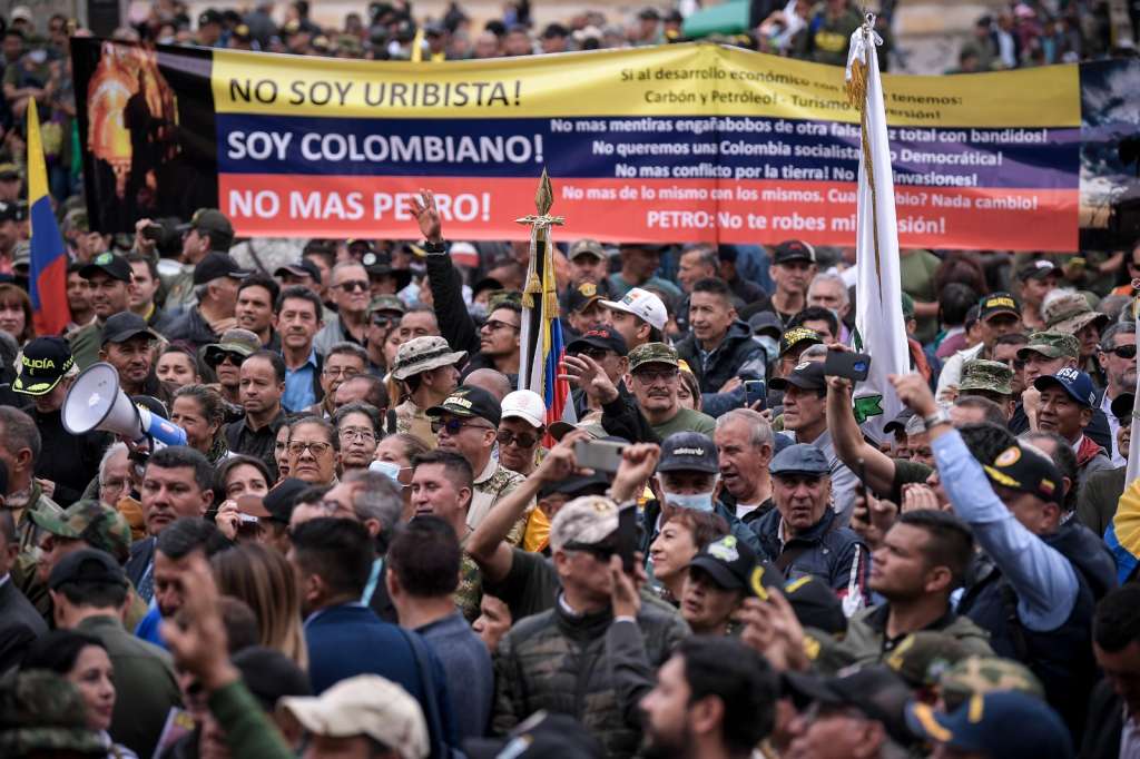 Para este miércoles, 10 de mayo, reservistas, pensionados y veteranos de la Fuerza Pública y sus familiares convocaron una concentración en el centro de Bogotá.