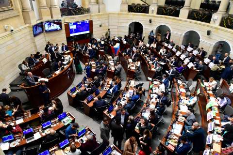 Senado aprobó en segundo debate proyecto que prohíbe clases antes de las 7:00 a. m.