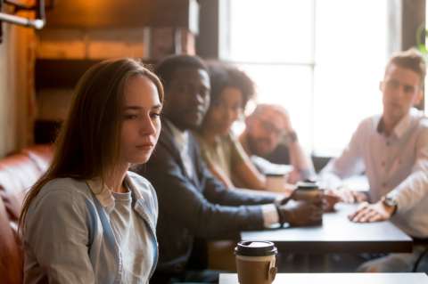 ¿Has sufrido de ansiedad social? Te contamos qué es y sus síntomas