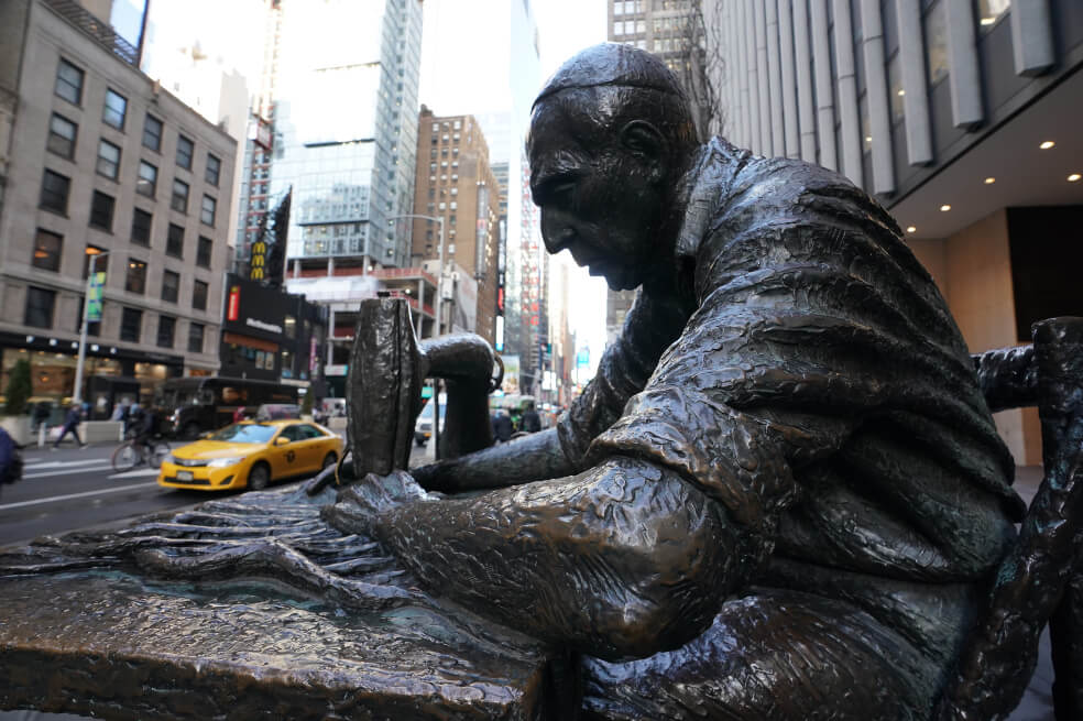 Escultura "The Garment Worker", creada por Judith Weller. / Timothy A. Clary/ AFP