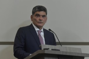 Gregorio Eljach defiende su independencia como Procurador electo