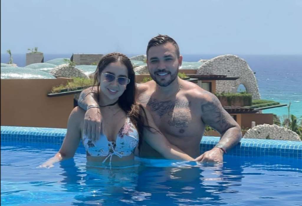Paola Jara y Jessi Uribe en un paradisíaco destino de la Riviera Maya, en donde estuvieron acompañando a la hermana de Paola por su boda.