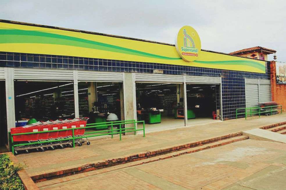 La Fiscalía  realizó inspección a las empresas de los hermanos Mora Urrea,Trasportes Cundinamarca y Supermercados Cundinamarca, 
 investigados por, la supuesta responsabilidad en lavado de activos, testaferrato y nexos con la exguerrilla de las Farc.  / Tomada de Facebook.com/supercundi