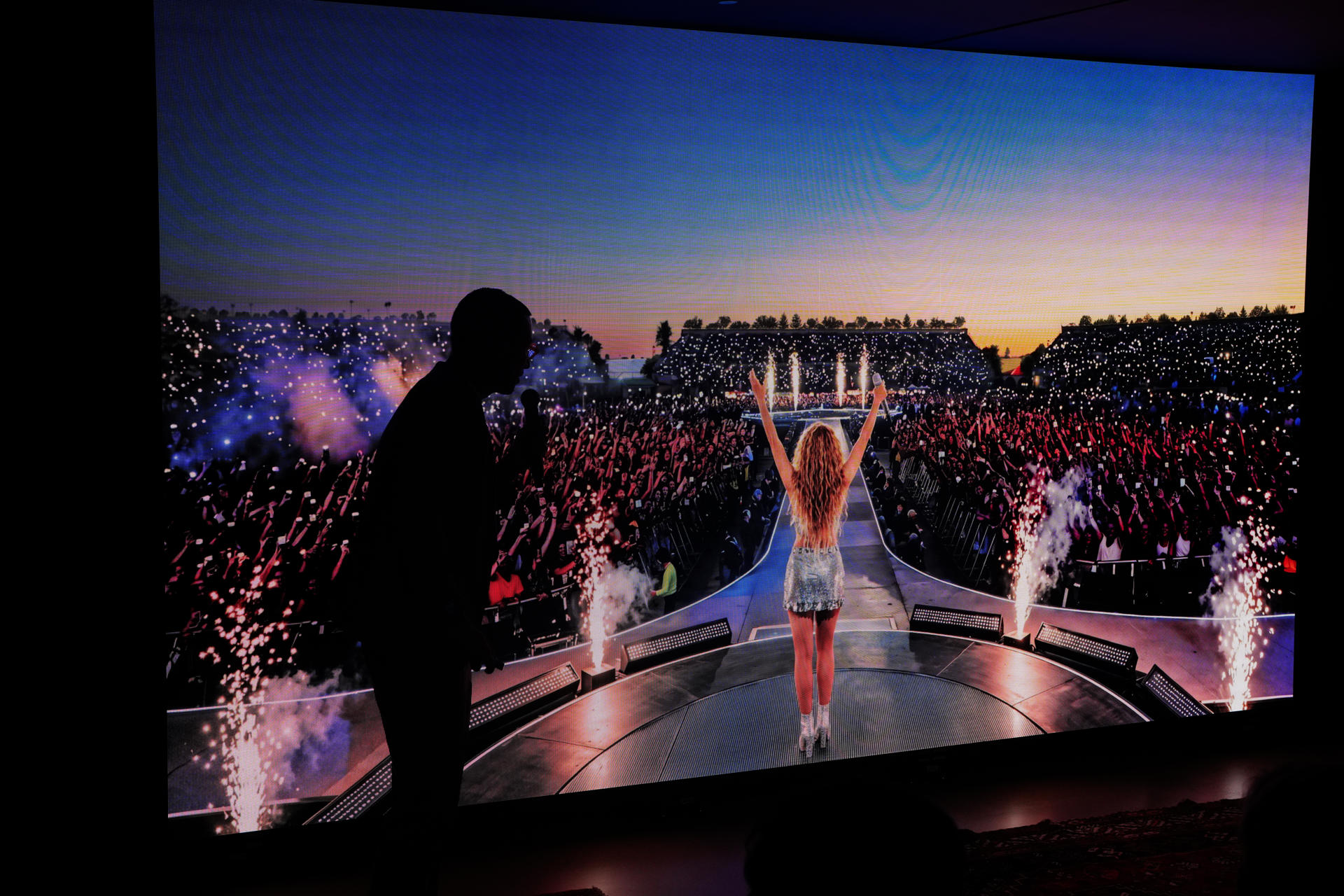 FOTODELDÍA MADRID, 24/07/2026.-Vista de la rueda de prensa para informar de nuevos detalles de la residencia de once conciertos con los que Shakira concluirá en Madrid su exitosa y última gira mundial, 'Las Mujeres Ya No Lloran', los próximos meses de septiembre y octubre, este viernes en Madrid.-EFE/ Borja Sanchez-Trillo