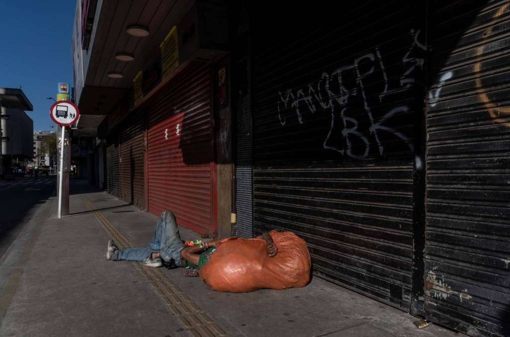 No hay muchas explicaciones, así funcionan las cosas con el covid y la calle en Medellín. Foto: Juan Fernando Ospina