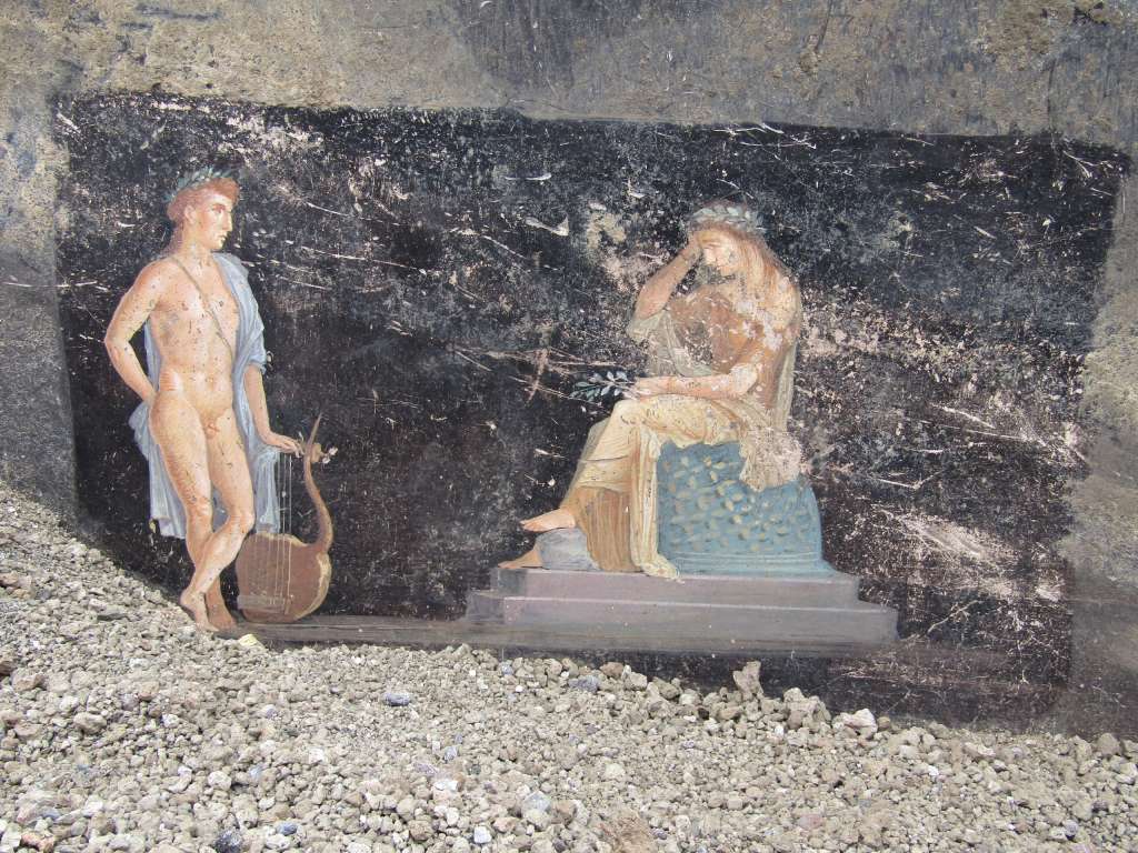 POMPEYA (ITALIA) 11/04/2024.- Las excavaciones que se están realizando en el área arqueológica de Pompeya (sur de Italia), la ciudad destruida por la erupción del Vesubio en el año 79, permitieron el descubrimiento de un imponente salón de banquetes, de elegantes paredes negras y decorado con frescos con temas mitológicos inspirados en la guerra de Troya. EFE/Ministerio de la Cultura De Italia/Parque Arqueológico de Pompeya SOLO USO EDITORIAL/SOLO DISPONIBLE PARA ILUSTRAR LA NOTICIA QUE ACOMPAÑA (CRÉDITO OBLIGATORIO)
