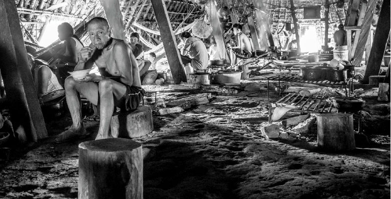 El pueblo barí, en el Catatumbo, está en medio del narcotráfico y el silenciamiento. Esta es una de las fotos de la exposición. / Camilo Ara - CNMH