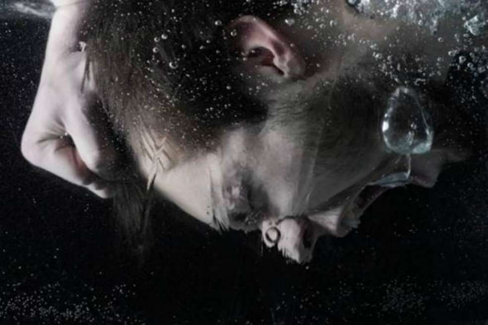 Una de las técnicas de tortura utilizadas por los norteamericanos fue el waterboarding (asfixiar al preso con agua). / Batanga