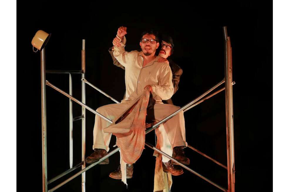 Imagen de la obra "La razón blindada", de la compañía de teatro La luciérnaga, que se presentará el próximo martes 24 de septiembre en el Teatro invisible. / Cortesía Festival de Teatro de Manizales