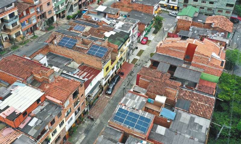 Se espera que la comunidad energética del barrio El Salvador, en la imagen, funcione todo este año. / Energía Transactiva para Colombia