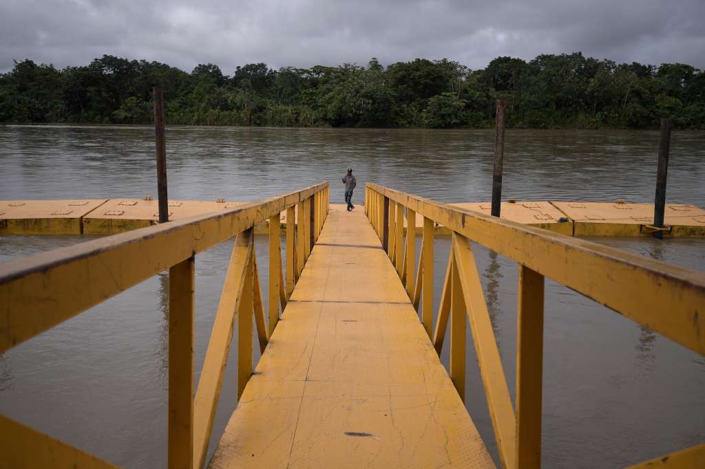 Diferentes aspectos de este municipio del Chocó: Casas, vías, habitantes, ríos, fuerza pública.
