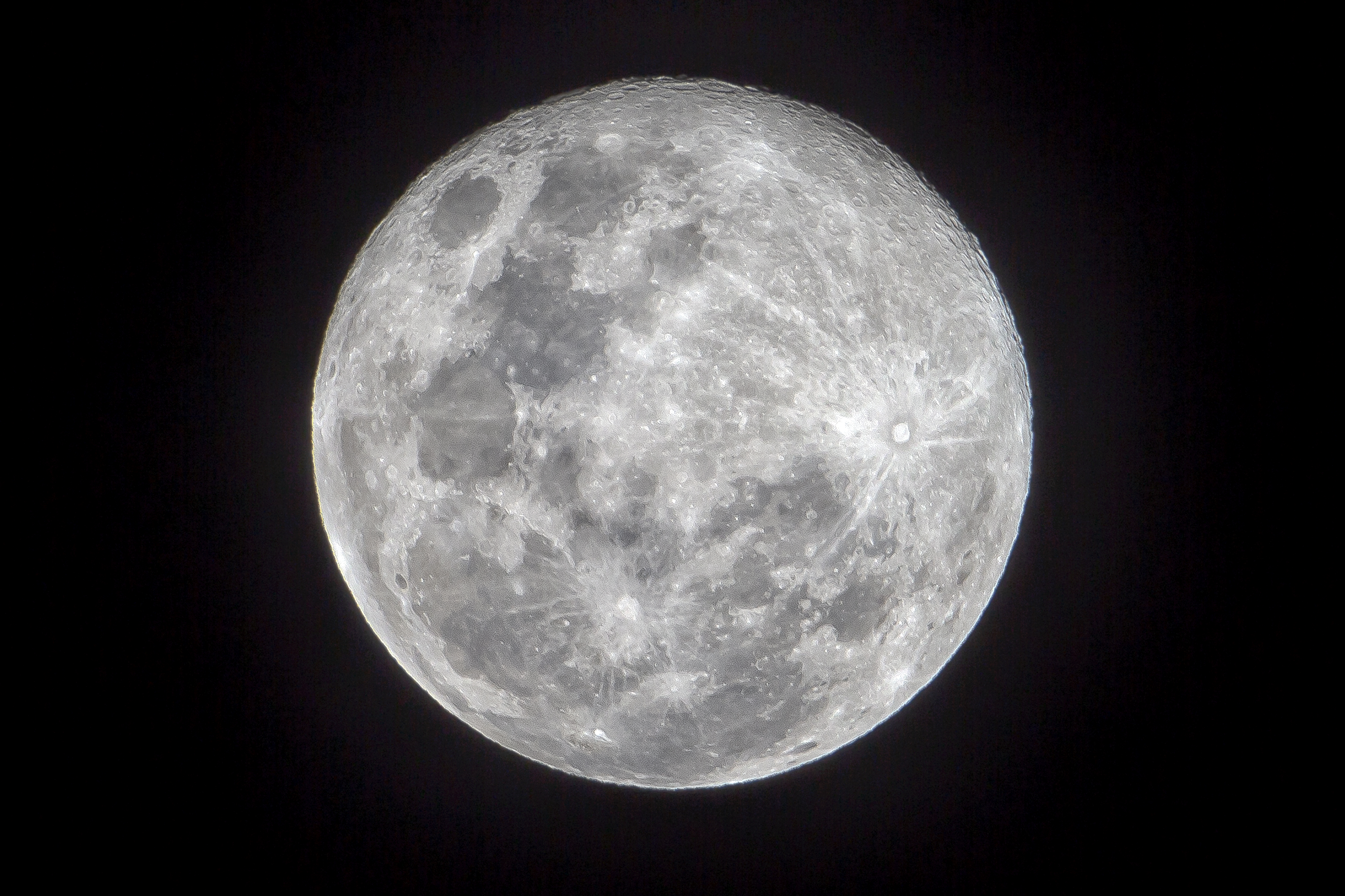 AME5696. SANTA LUCIA (HONDURAS), 16/12/2024.- Fotografía de la Luna llena este domingo, en el mirador del municipio de Santa Lucia, en el departamento de Francisco Morazán (Honduras). EFE/ Gustavo Amador