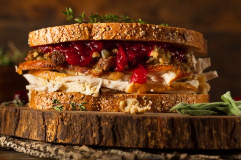 Receta con mucho sabor: prepara este rico sándwich de pollo