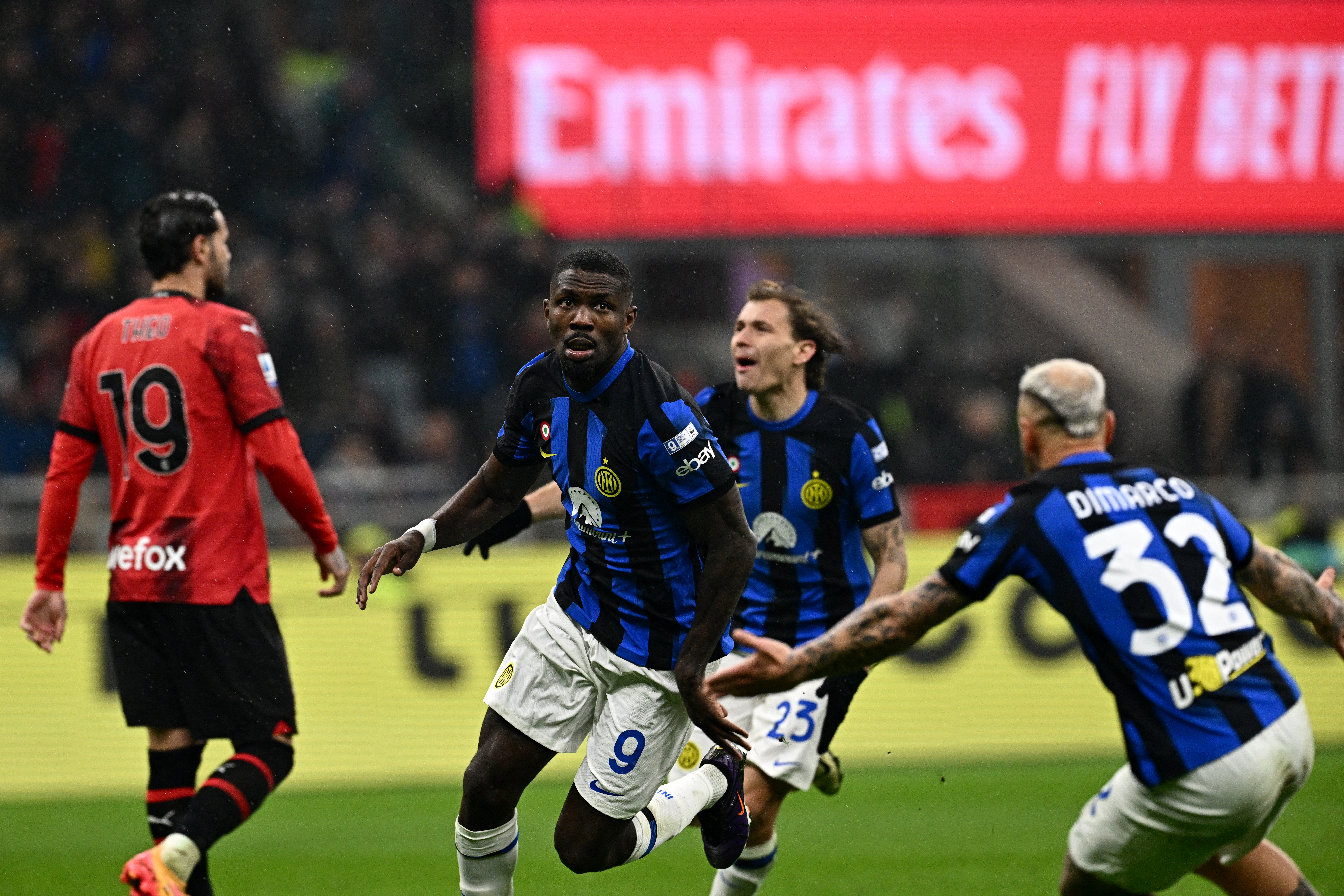 Marcus Thuram (cent.) hizo el gol que le dio el título a Inter de Milán.