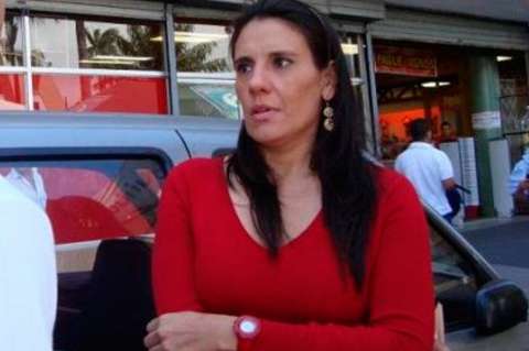 Destitución de viceministra por video íntimo levanta ola de críticas