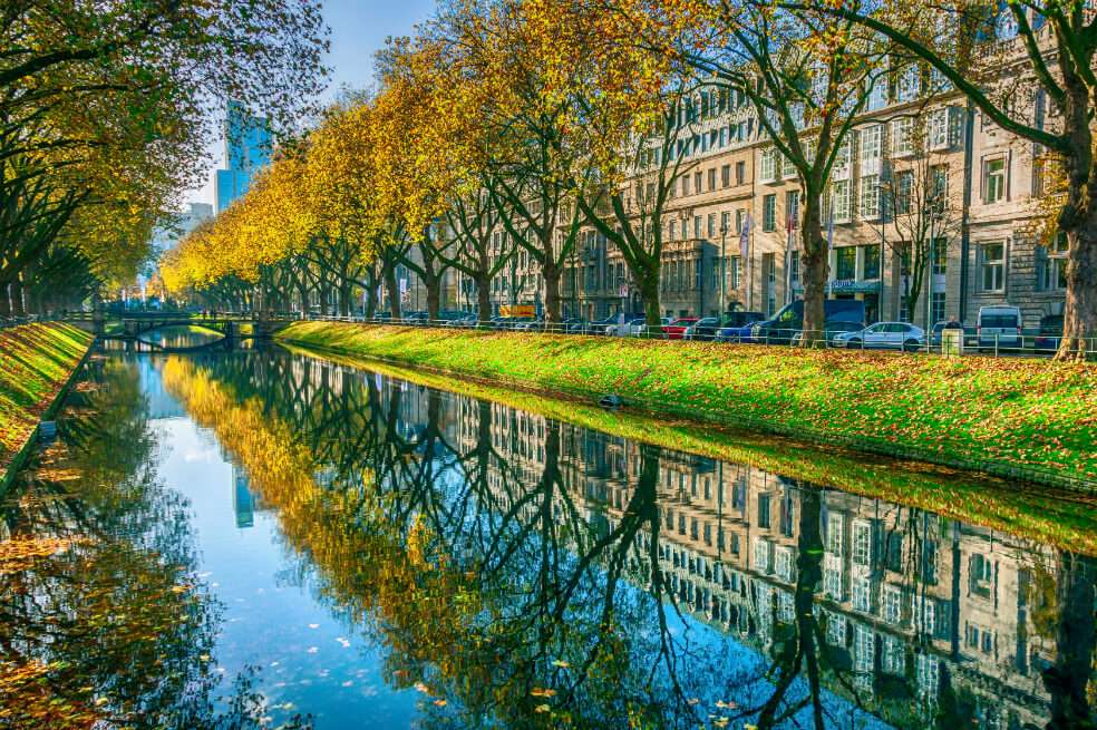 Canal Königsallee en Düsseldorf, Alemania / Getty Images