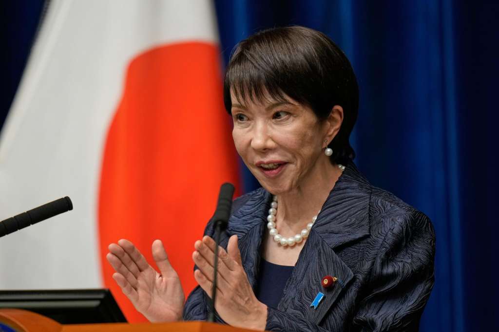 TOKYO (JPN), 21/10/2025.- Japan's Prime Minister Sanae Takaichi speaks during a press conference at the PM's office in Tokyo, Japan, 21 October 2025. Takaichi became Japan's first female prime minister on 21 October. (Japón, Tokio) EFE/EPA/EUGENE HOSHIKO / POOL