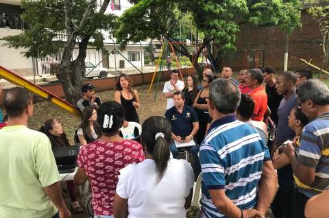 Familias de víctimas de accidente en Ecuador se reunieron con cancillería colombiana
