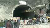 Al menos 40 trabajadores están atrapados tras colapso de túnel en India