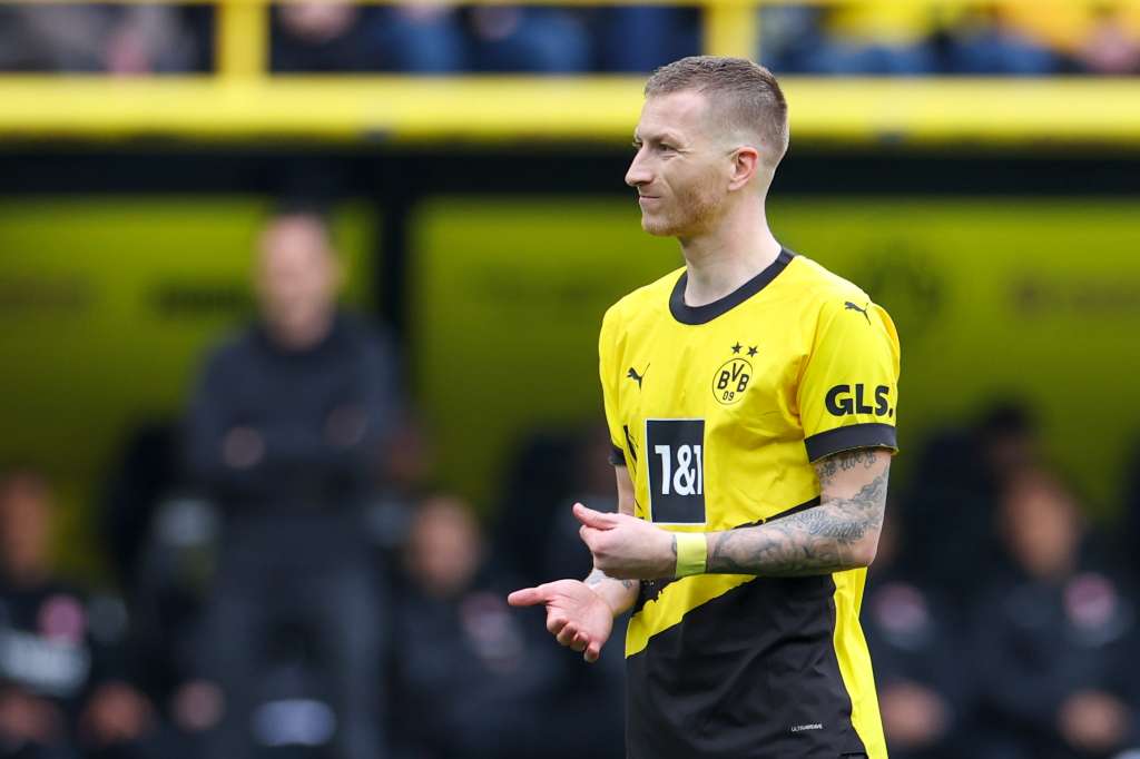Dortmund (Germany), 17/03/2024.- Dortmund's Marco Reus reacts during the German Bundesliga soccer match between Borussia Dortmund and Eintracht Frankfurt in Dortmund, Germany, 17 March 2024. (Alemania, Rusia) EFE/EPA/CHRISTOPHER NEUNDORF CONDITIONS - ATTENTION: The DFL regulations prohibit any use of photographs as image sequences and/or quasi-video.