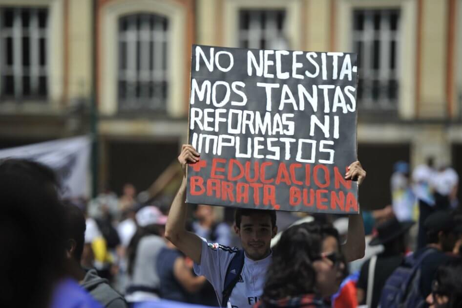 El miércoles se reanudaron las protestas sociales contra el asesinato de líderes sociales, la corrupción, las “chuzadas” del Ejército, entre otros temas / Archivo El Espectador