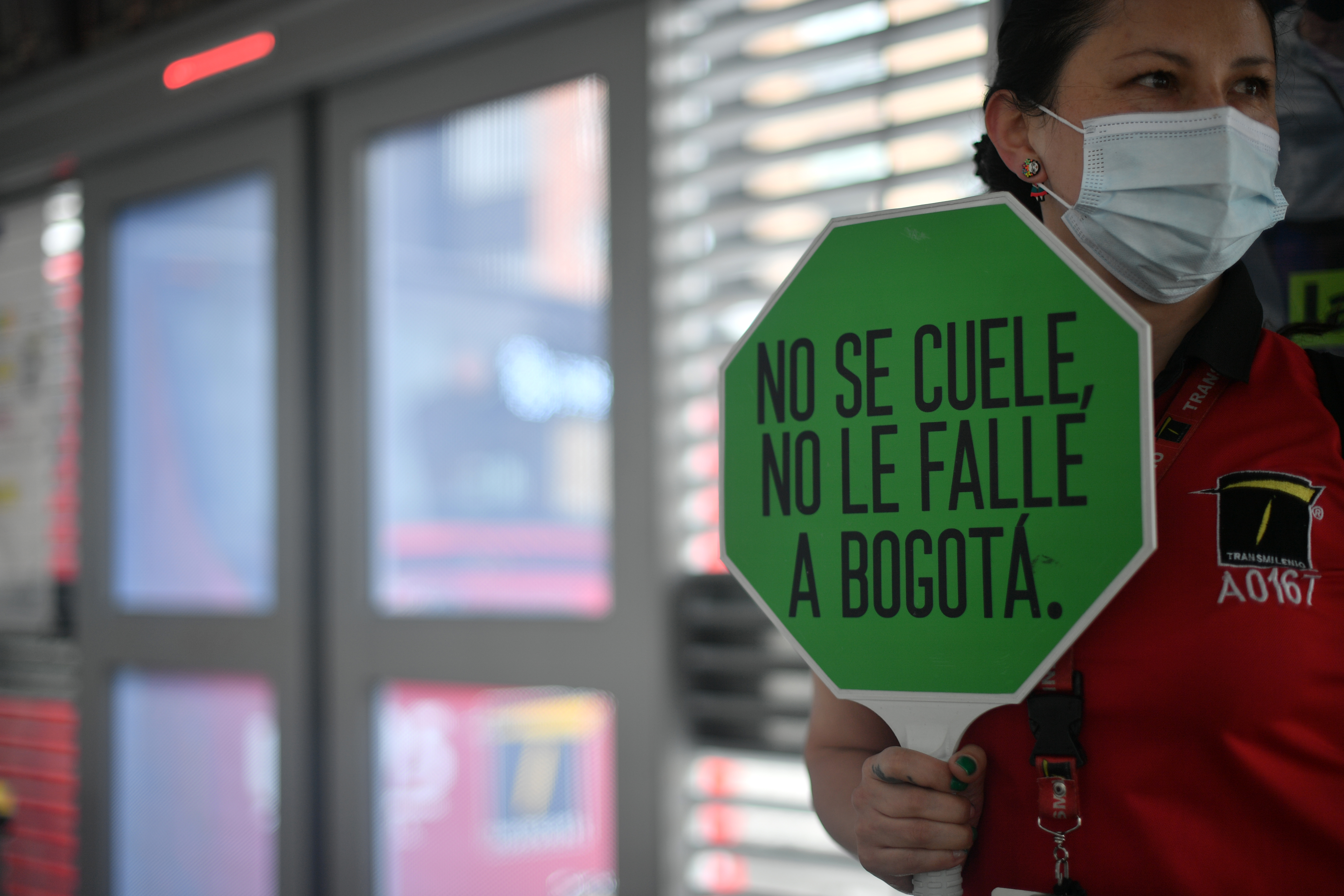 Nuevas puertas anticolados de Transmilenio.