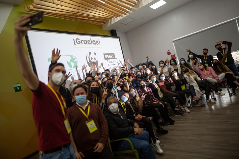 Generación 10: la plataforma que reúne a jóvenes para crear soluciones ambientales